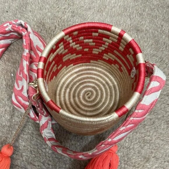 Maison Alma Handmade Tassle Bucket Bag in Coral New Retails $500 - Picture 4 of 9